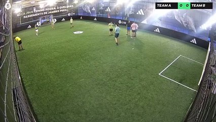 19/12 à 12:28 - Football Terrain 1 (LeFive Créteil)