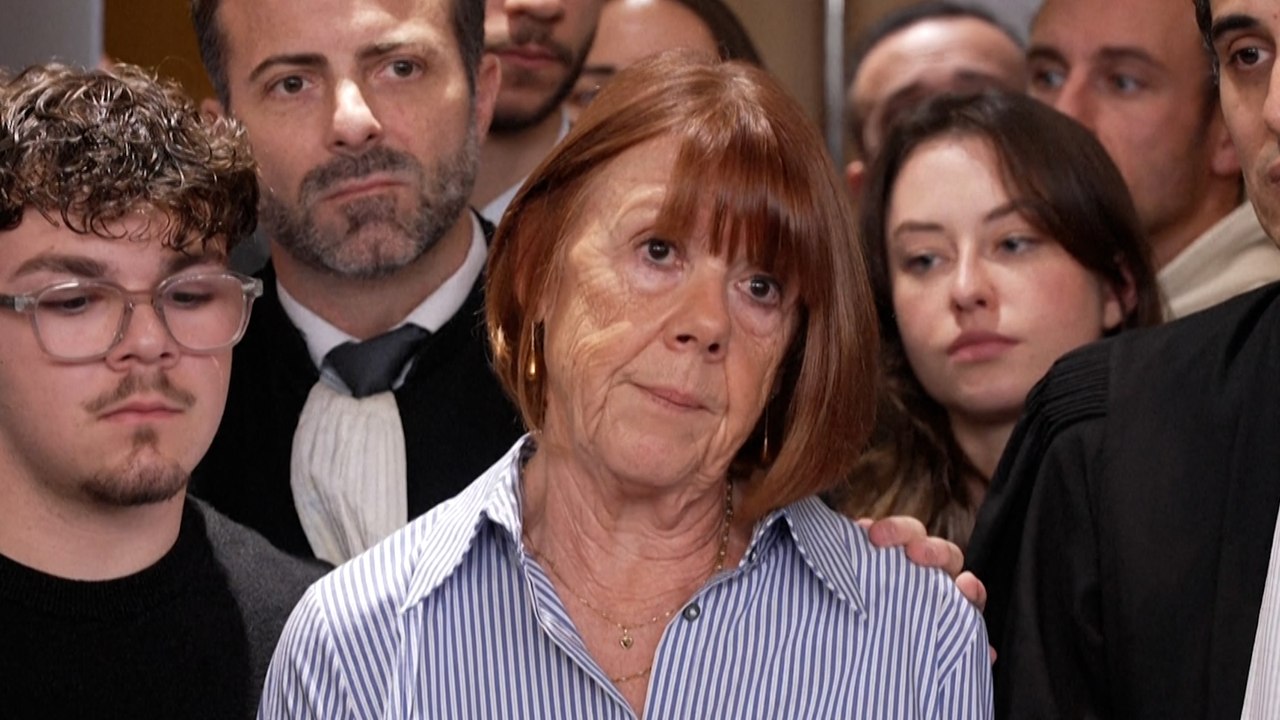 « Honte à la justice ! » : la foule en colère à la sortie du procès Pélicot à Avignon