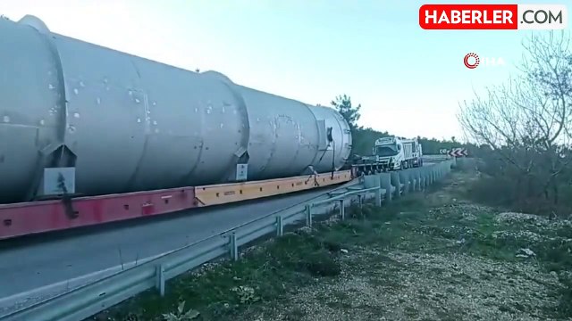 Tokat-Niksar Yolunda Tır Sıkıştı, Trafik 1 Saat Durd ?