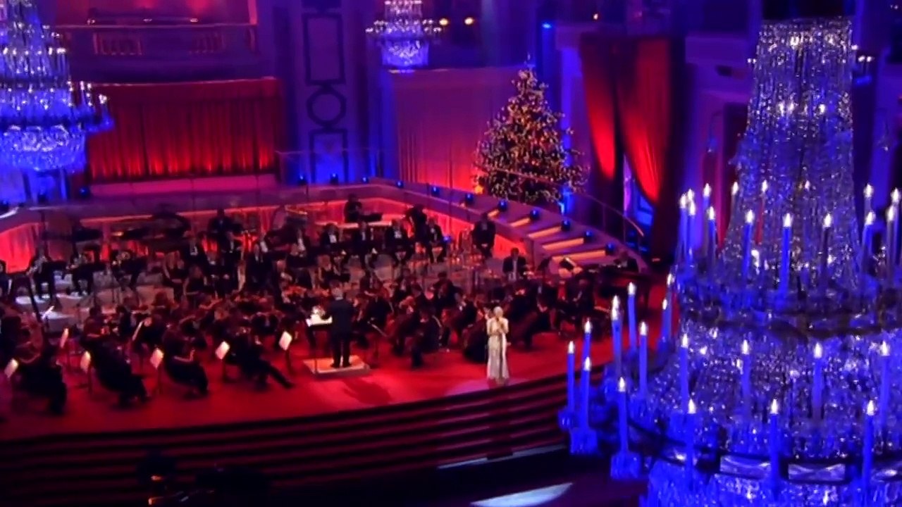HELENE FISCHER — Ave Maria (mit den Wiener Sängerknaben) | Helene Fischer: Weihnachten - Live aus der Hofburg Wien (mit dem Royal Philharmonic Orchestra) – (2015)