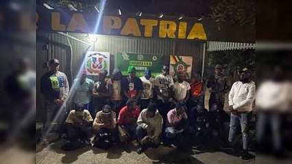 Intervienen vehículos con más de 20 haitianos indocumentados