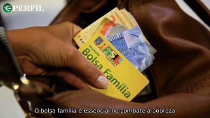 "Beneficiários do Bolsa Família recebem aviso, mulher insulta policial e incerteza sobre futuro de Arias no Fluminense"