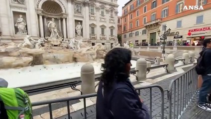 Giubileo, smontate le impalcature a Fontana di Trevi