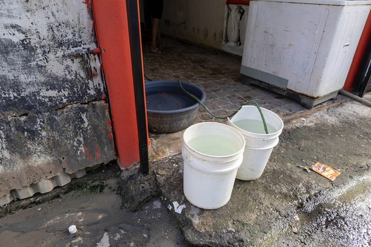 En Cancino Adentro, Santo Domingo Este, moradores tienen un mes sin recibir agua por las tuberías