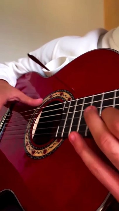 Waking up in the early morning and drinking coffee and playing morning tunes is the best feeling ❤️💛💚