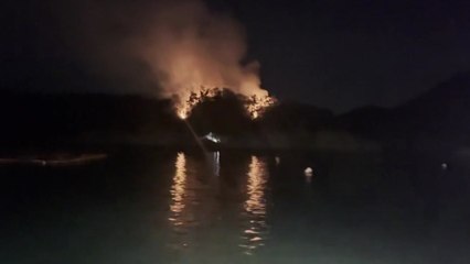 경남 남해군 무인도에서 산불...산림 일부 소실 / YTN