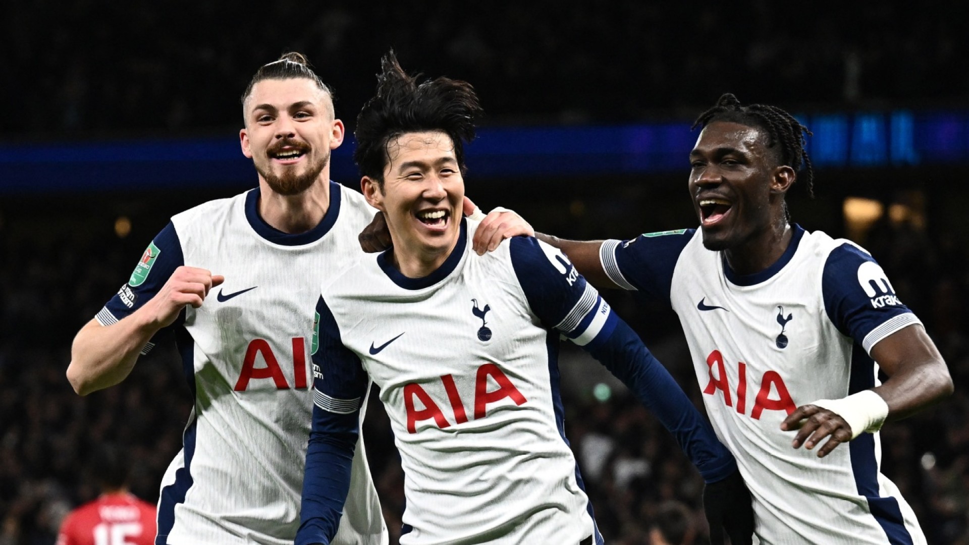 Carabao Cup : Tottenham se fait peur mais élimine Manchester United au terme d'un match fou !