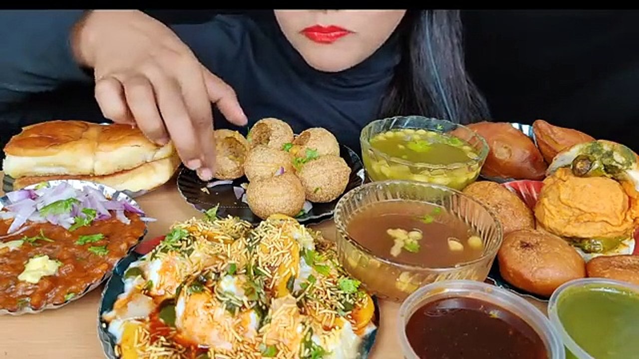 ASMR_EATING STREET FOOD PANI PURI,DAHI BALLA PAPDI,VADA PAV,SAMOSA,KACHORI,PAV BHAJI _SNACKS VIDEO_