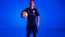 Chucky Lozano ya presume el nuevo uniforme del San Diego de la MLS