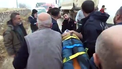 Hafriyat kamyonu şarampole devrildi: 1 yaralı