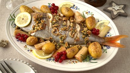 Besugo al horno con patatas y puerros - Cocina Fácil