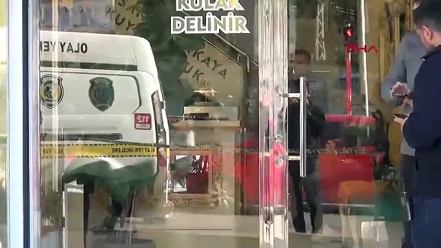 Adana'da kalaşnikoflu soygun: Altınları alıp kayıplara karıştılar