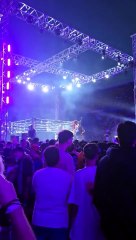 El dramático momento que vivió un rapero en su presentación en Párense de manos