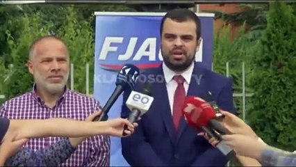 Konferenca e FJALËS Pampersa për liderët politikë” që heshtën përballë Vuçiçit (Klan Kosova)