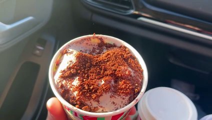 Hot chocolate & gingerbread latte - Costa vs Starbucks