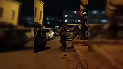 Bir top için bütün mahalle birbirine girdi! 4 kişi yaralandı!