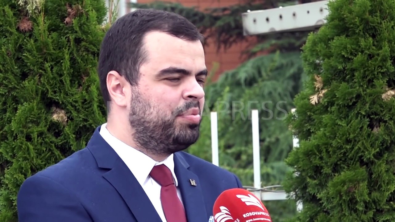 Konfereca e FJALËS - Pako me pelena për politikan
