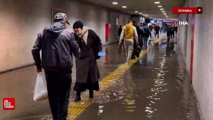 Fatih'te Metro'nun yaya alt geçidini su bastı