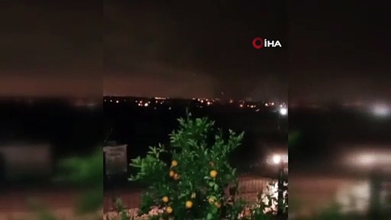 Antalya’da korku dolu anlar! Gecenin karanlığında çıkan hortum, seraları yerle bir etti