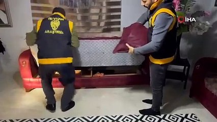 Çekyatın altından cephane çıktı!