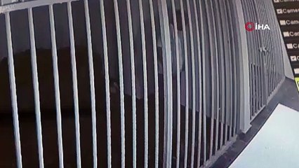 Parmaklıkları esnetip böyle kaçtı! Valilikten açıklama geldi!