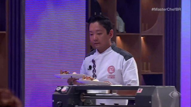 Jurados avaliam 1ª sobremesa de Cesar na final do MasterChef Confeitaria