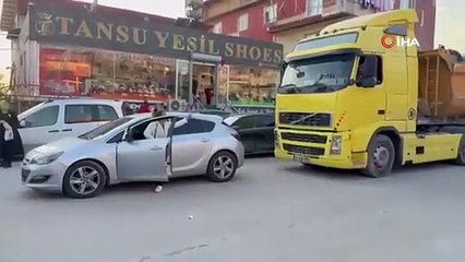 Hafriyat kamyonu otomobili metrelerce sürükledi! O anlar kamerada