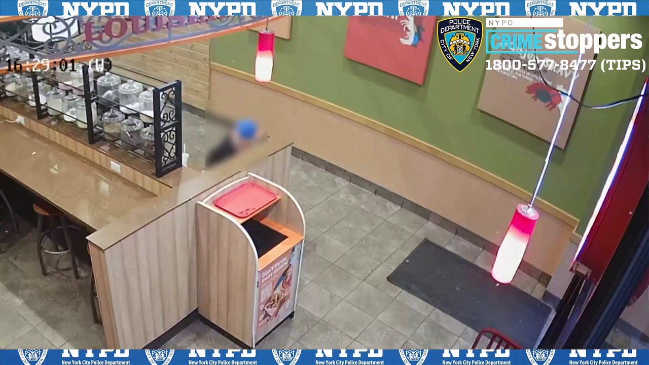 Driver attacks NYPD traffic agent, steals his summons machine in Queens
