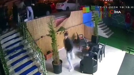 Kavgada 4 metrelik düşüş ve inanılmaz geri dönüş!