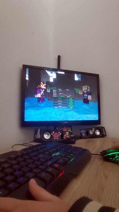 I played pixel warfare v3 unity webgl