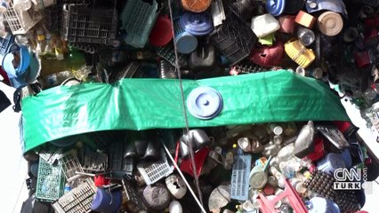 Bangladeş'in ünlü plajından mesaj: 19 metrelik plastik heykel!