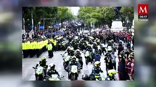 Inicia operativo contra vendedores en la explanada de Bellas Artes