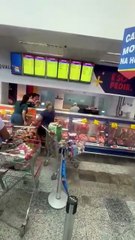 [Mulheres discutem na fila do açougue e cena vira meme nas redes sociais