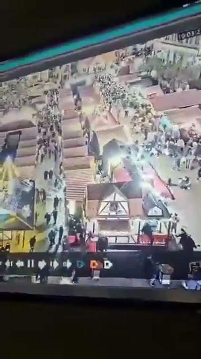 Almanya'da araç kalabalığın arasına daldı: Çok sayıda yaralı var