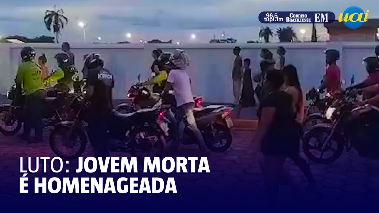 Amigos de jovem assassinada a facadas prestam homenagem em sepultamento em cidade mineira