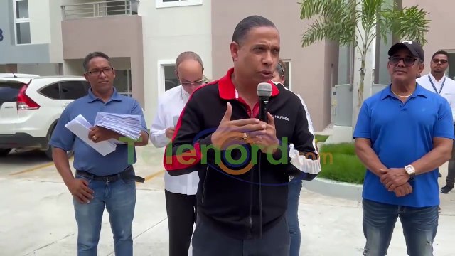 Comisión especial de SFM entregan primera partida de apartamentos a moradores del barrio azul