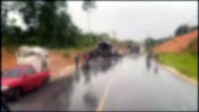 Tragédia: colisão entre ônibus e carreta deixa mortos e feridos