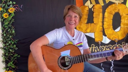 Teacher Lucy dice adiós tras 40 años de enseñar en Tibás