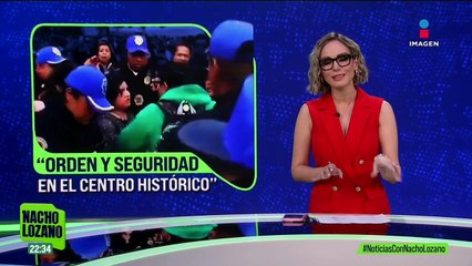 Así se enfrentaron policías y vendedores ambulantes en operativo para retirarlos del Zócalo