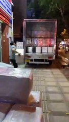 Bốc dỡ và vận chuyển hàng hóa đi nước ngoài của Hiệp Phước Express