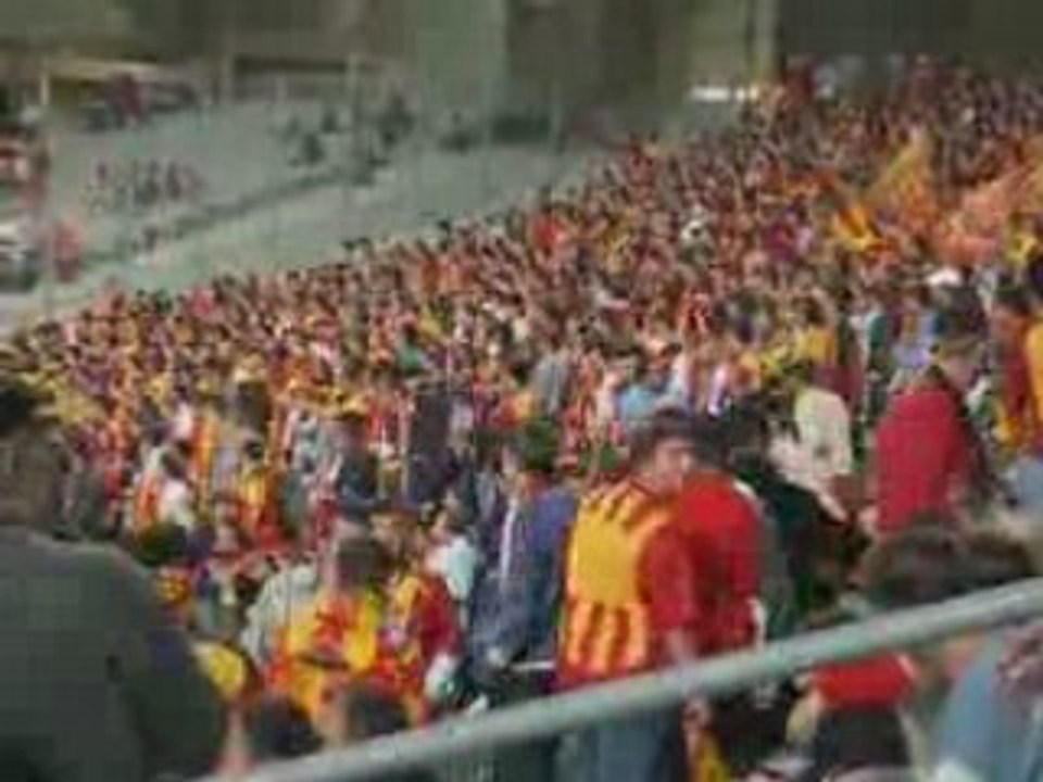 GALATASARAY YENİ MARŞI - ÇILDIRIN ÇILDIRIN
