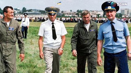 Su-27 Động Cơ Trục Trặc, Máy Bay Chiến Đấu Mất Lái Lao Xuống Sân Bay Đầy Người