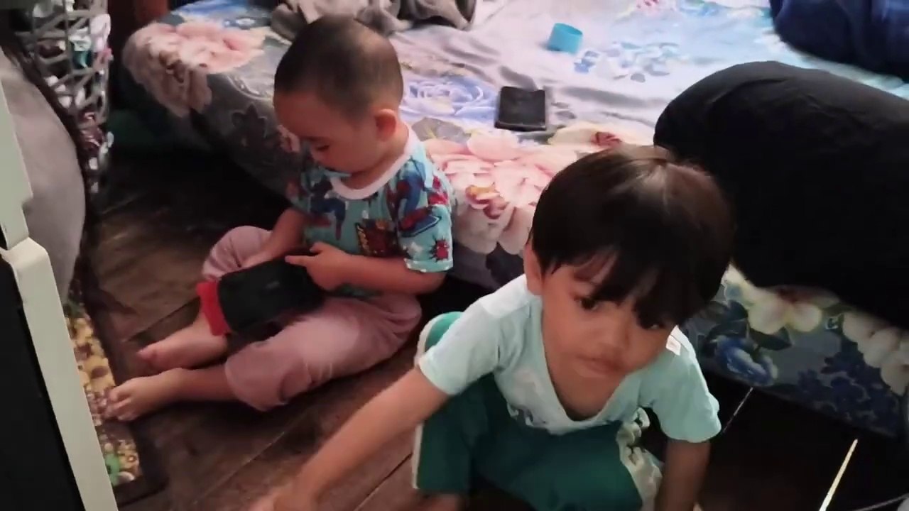 Sa Kwarto Nilang Isaiah Nag-play Silang Nathan Ug Isaiah