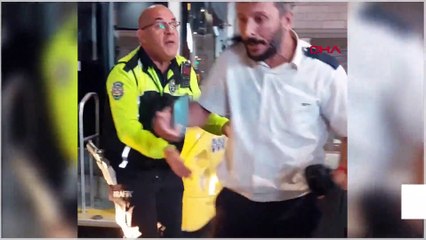 Beşiktaş'ta otobüs şoförü yolcuya sinirlenip indi; polis ikna etmeye çalıştı