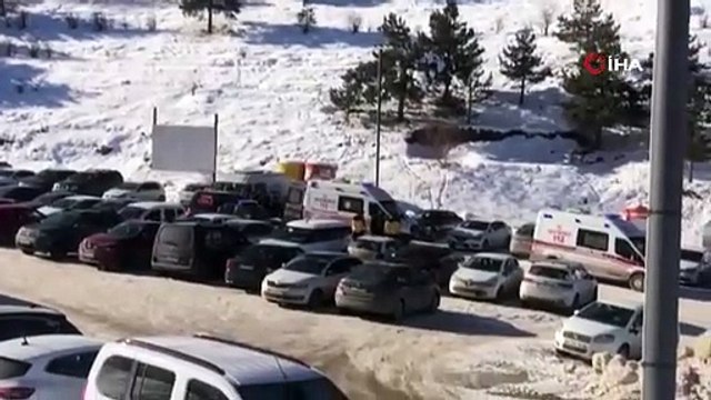 Kayak merkezinde çığ düştü! 2 kişi kar kütlesi altında kaldı