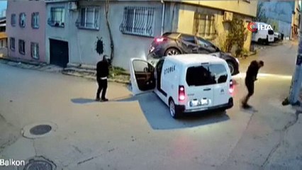 Sokakta akılalmaz kaza: Takla atmaktan böyle kurtuldu!