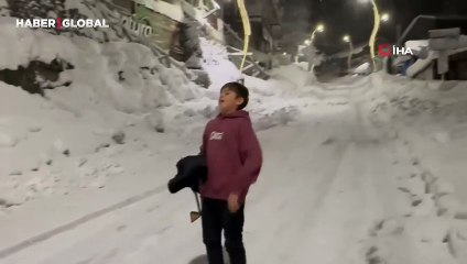 11 yaşındaki tulumcunun açık hava konseri hayran bıraktı