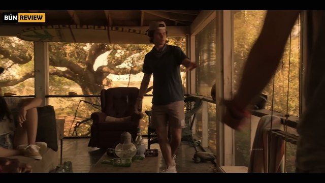 Nhóm thanh niên xóm nghèo vô tình khám phá ra kho báu chứa hàng tấn vàng - Review phim Outer Banhs 1