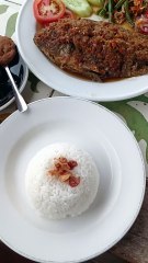 Makan Di Kintamani Bali