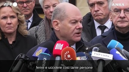Scholz: "Restiamo uniti contro chi semina odio"